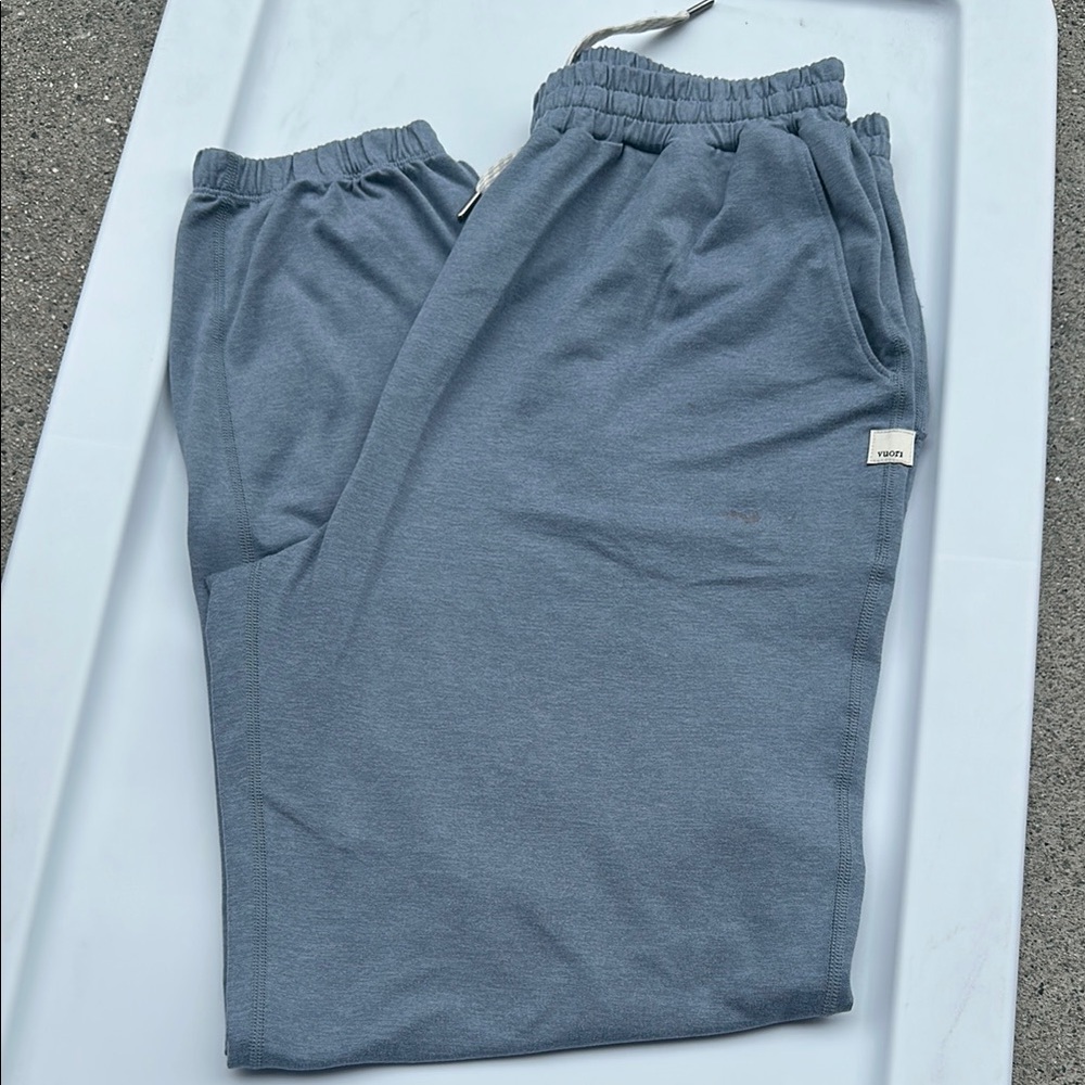 Vuori Women’s boyfriend jogger Blue Sweatpants size S